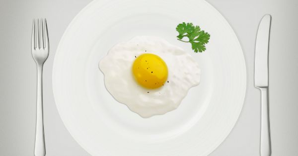 Can you eat sunny side up eggs while pregnant (featured)