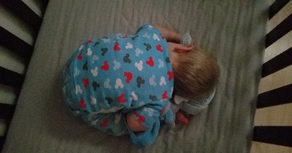 Baby Sleeping Sitting Up Folded in Half (2)