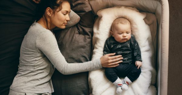 Baby Sleeping Sitting Up Folded in Half (3)