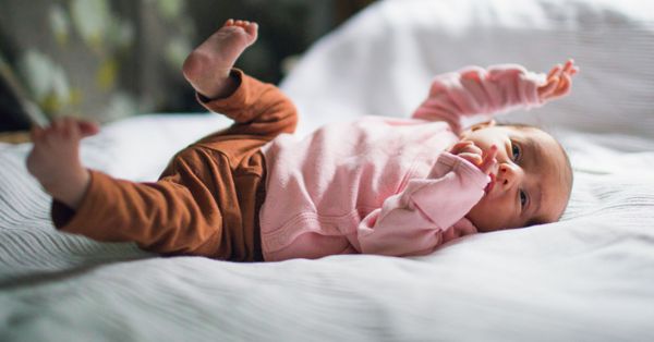 Newborn Baby's Head Flopped Backwards (2)