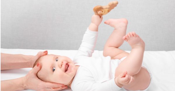 Newborn Baby's Head Flopped Backwards (3)