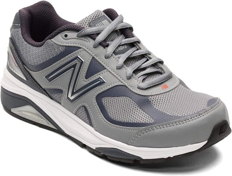 New Balance - Women's 1540 V1 Sneakers main image 1