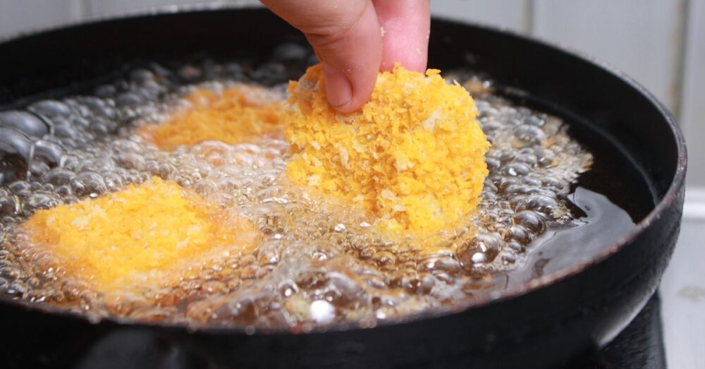 Whats The Best Oil To Fry Chicken In for Perfect Fried Chicken?