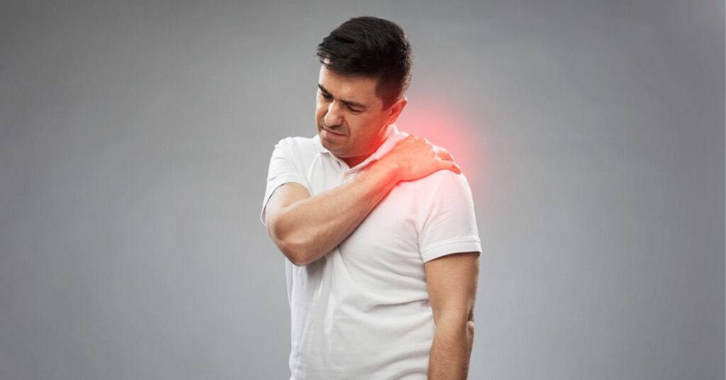 when-i-sneeze-my-shoulder-hurts-a-surprising-connection